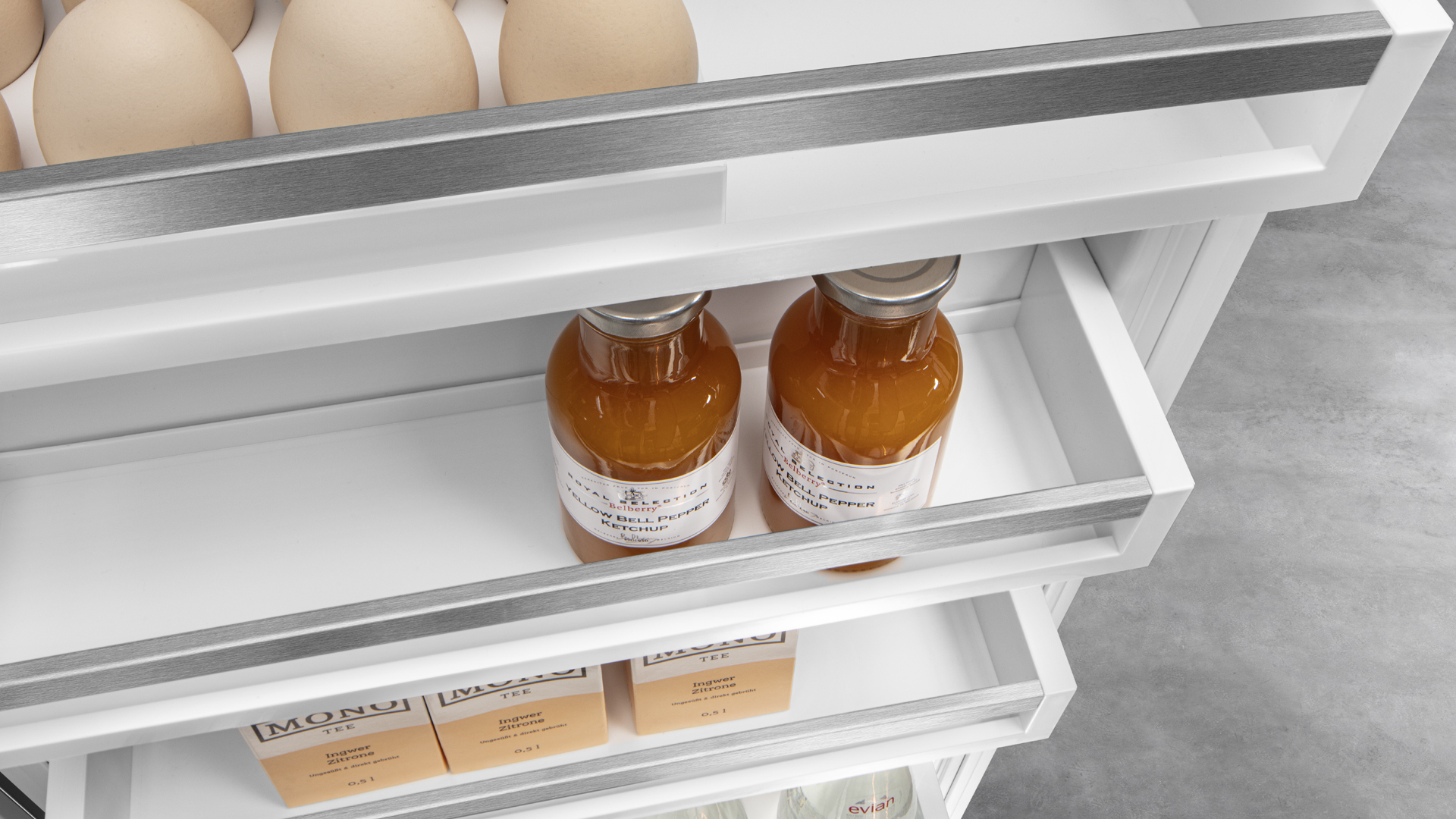 CNc 5703 pure NoFrost Combined fridge-freezers with EasyFresh and